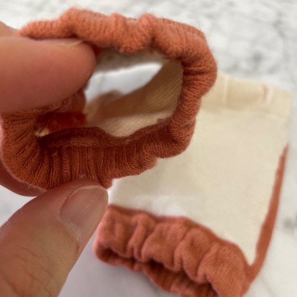 (FREE with bundle purchase) Baby knee pads - Picture 3 of 3